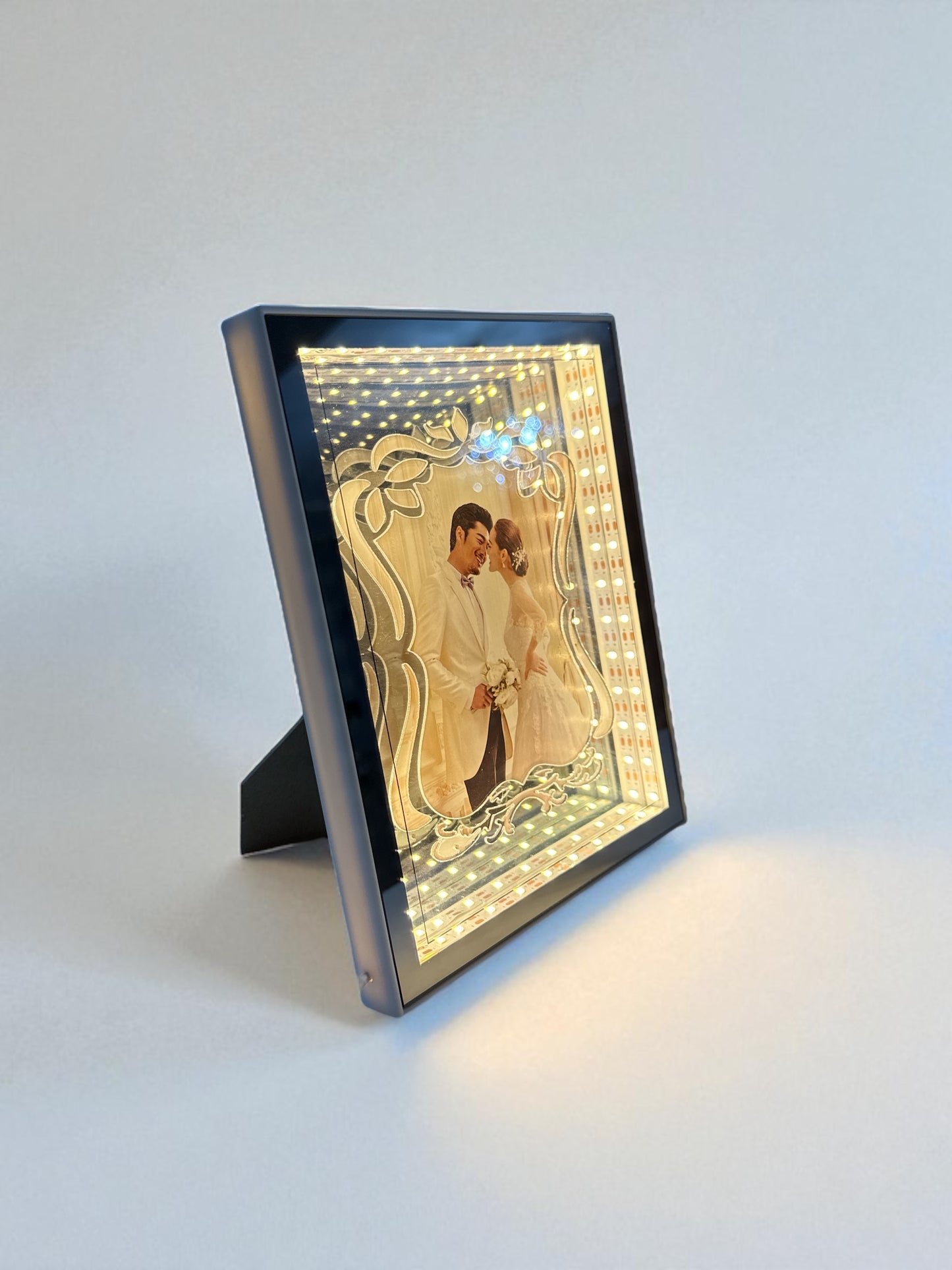 Rama Foto LED – Hologramă și Oglindă Magică