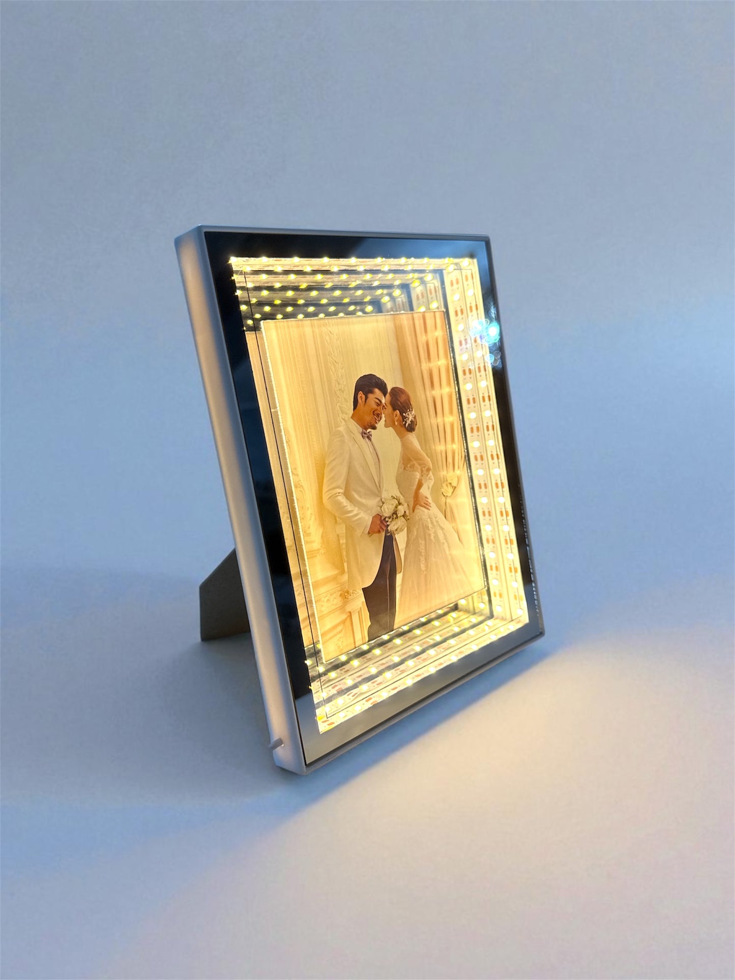 Rama Foto LED – Hologramă și Oglindă Magică