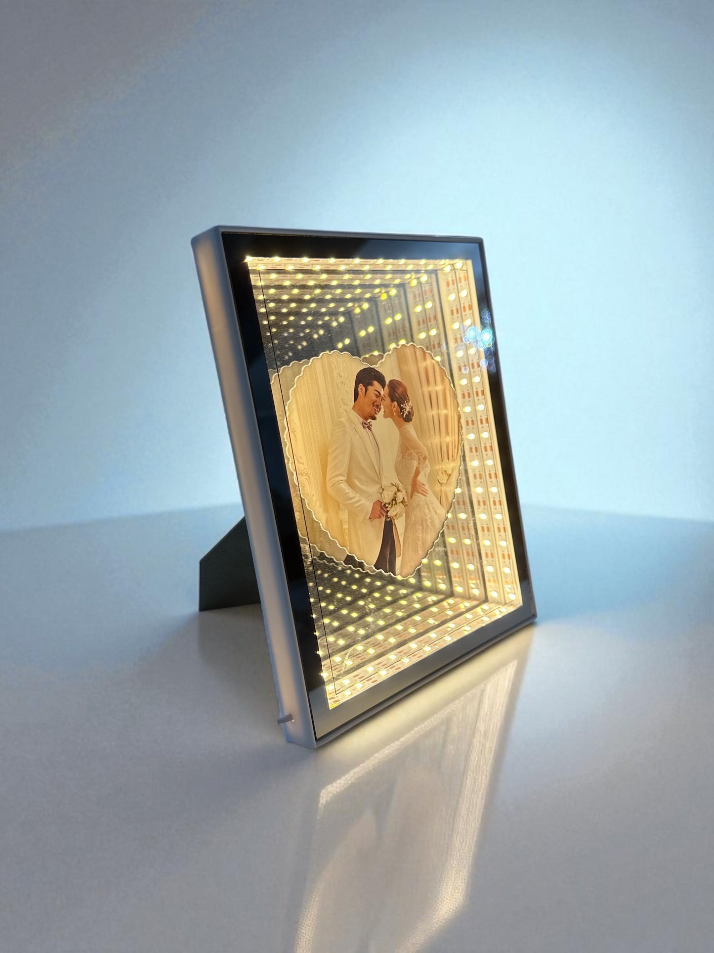 Rama Foto LED – Hologramă și Oglindă Magică