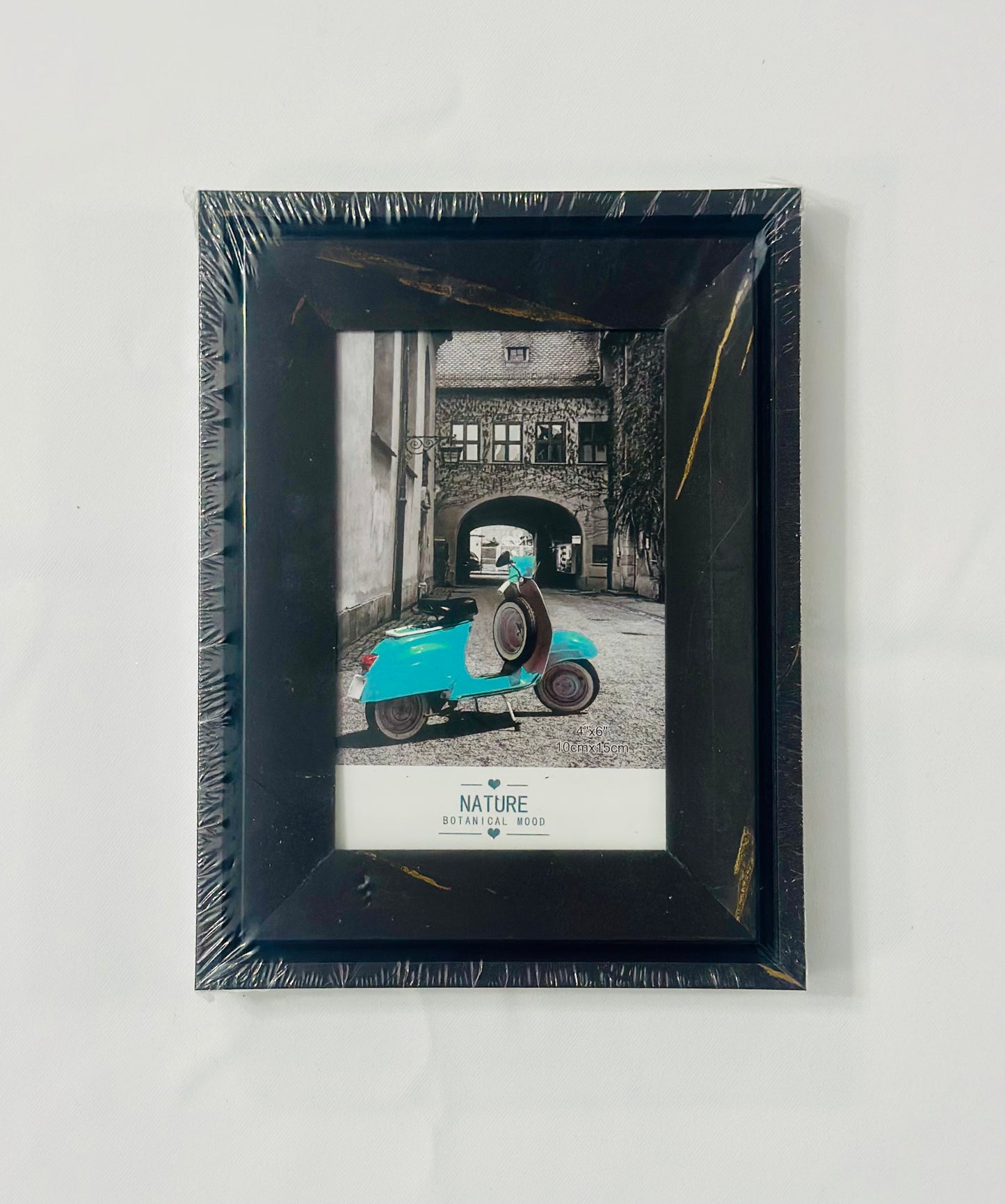 Negru Imperial – Ramă Foto Negru cu detalii fine aurii