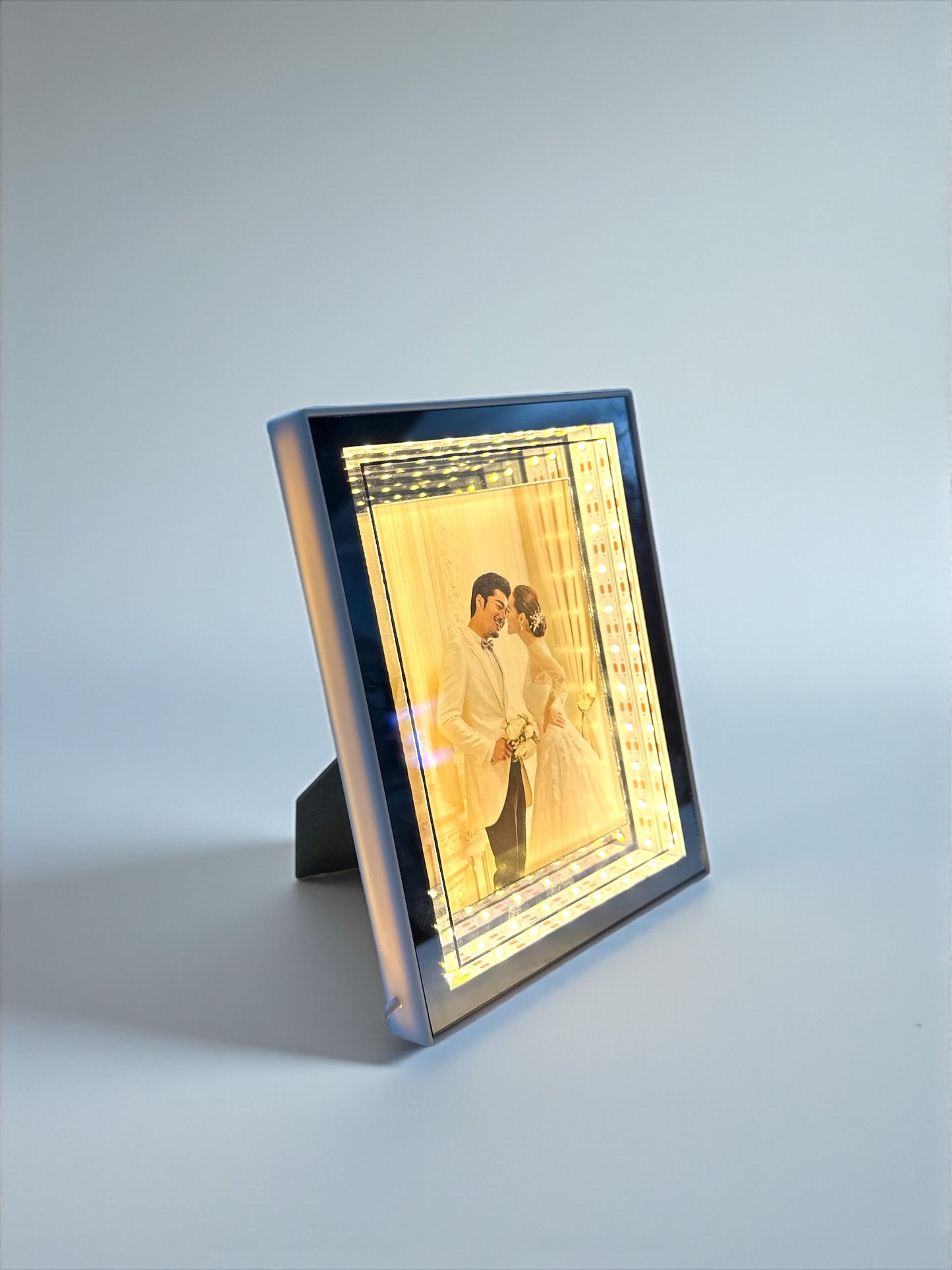 Rama Foto LED – Hologramă și Oglindă Magică