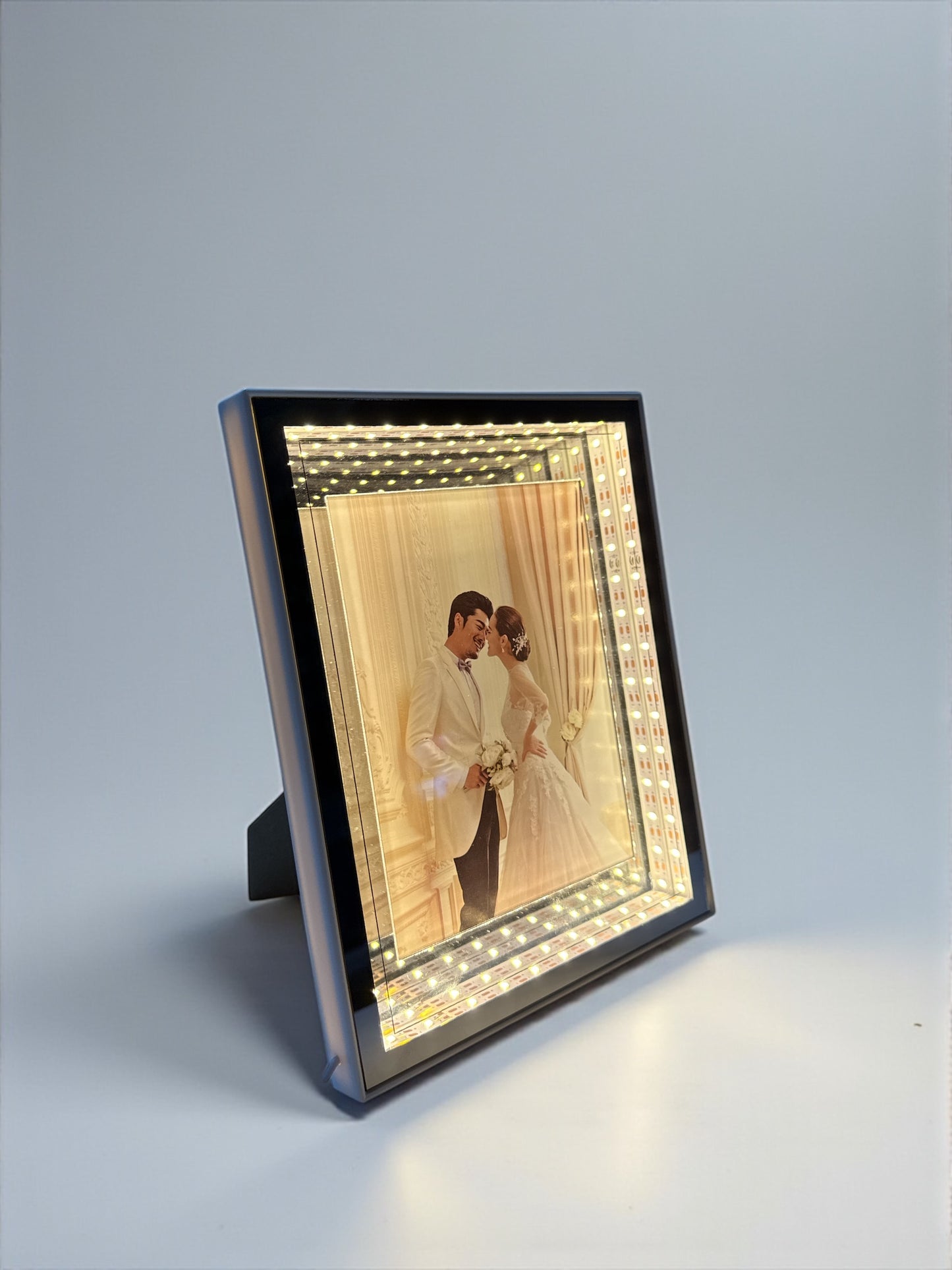 Rama Foto LED – Hologramă și Oglindă Magică