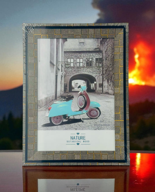 Magma - Ramă Foto Gri cu accent aurii
