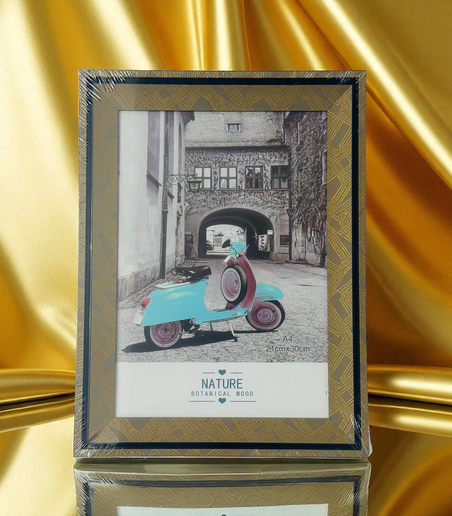 Auriu Brumat – Ramă Foto Aur deschis cu accent aurii